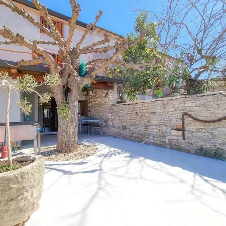 Casa Mora
