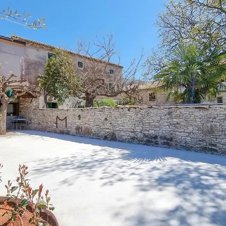 Casa Mora Apartmán *